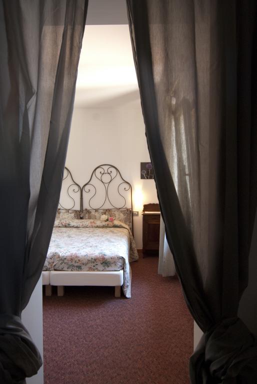 Hotel Mariano Gargnano Chambre photo