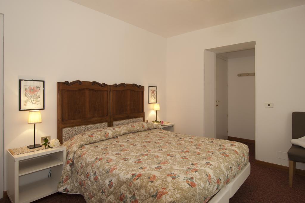 Hotel Mariano Gargnano Chambre photo
